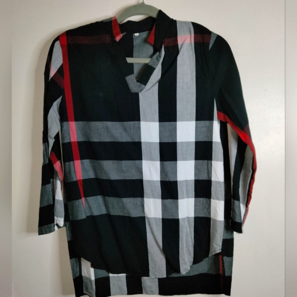 Multicolor (Size L) V-Neck 3/4 Sleeve Slit Vent Hem Cotton Texture Tunic Shirt